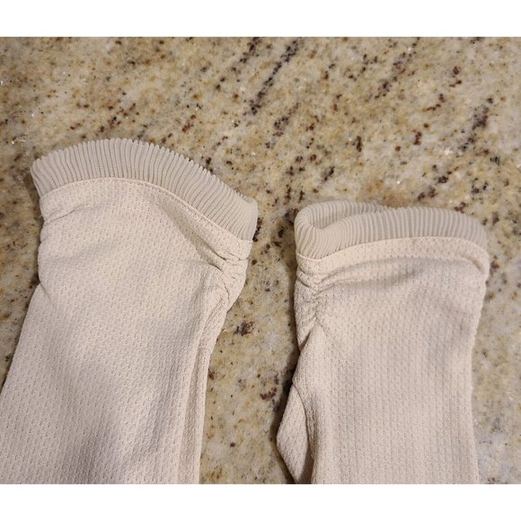 Vintage Size M Stretch Nylon Formal Beige 8" Gloves Pleated Fan Wrist Helanca - Picture 4 of 16